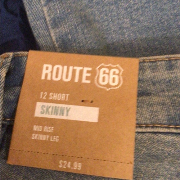 Mid Rise Skinny Leg Acid Washed Jeans 12 Short NWT - Picture 4 of 5